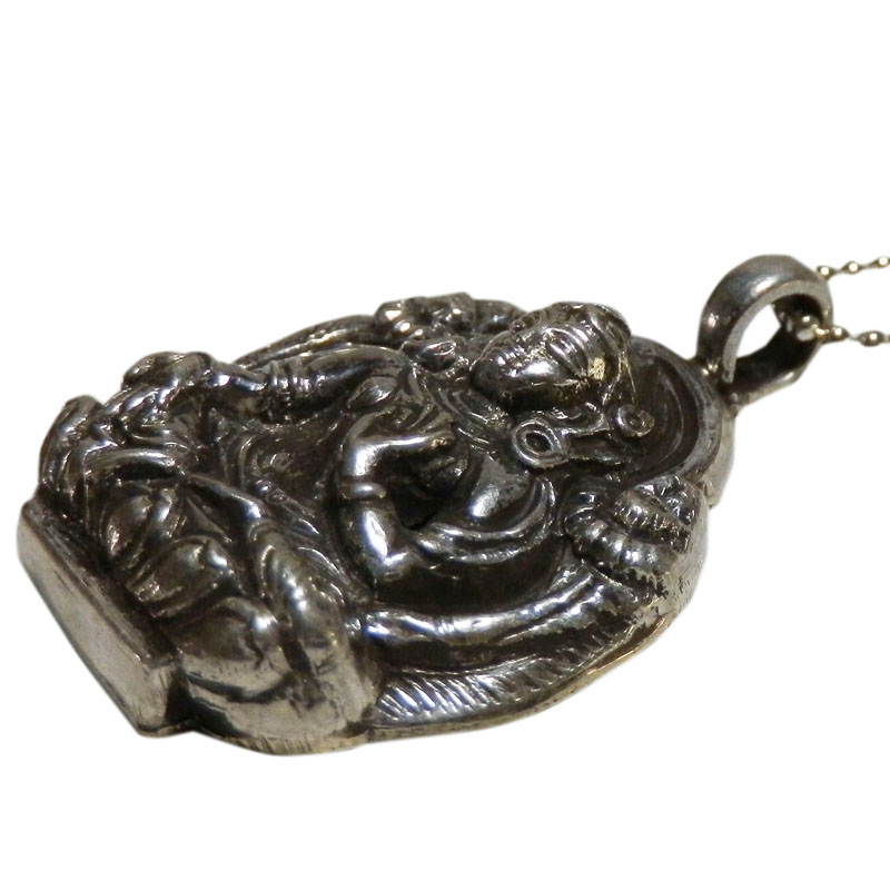 アジアン雑貨 ネパール仏具 シルバーアクセサリー BN-11 ブッタネックレス(グリーンターラー)