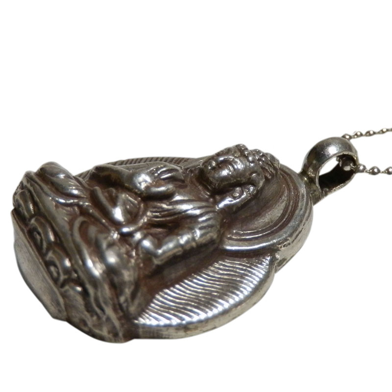 アジアン雑貨 ネパール仏具 シルバーアクセサリー BN-12 ブッタネックレス(アモーガシッディー像)