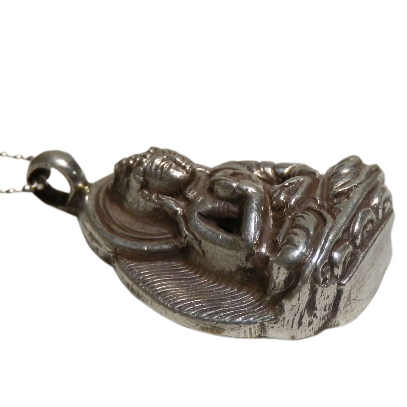 アジアン雑貨 ネパール仏具 シルバーアクセサリー BN-12 ブッタネックレス(アモーガシッディー像)