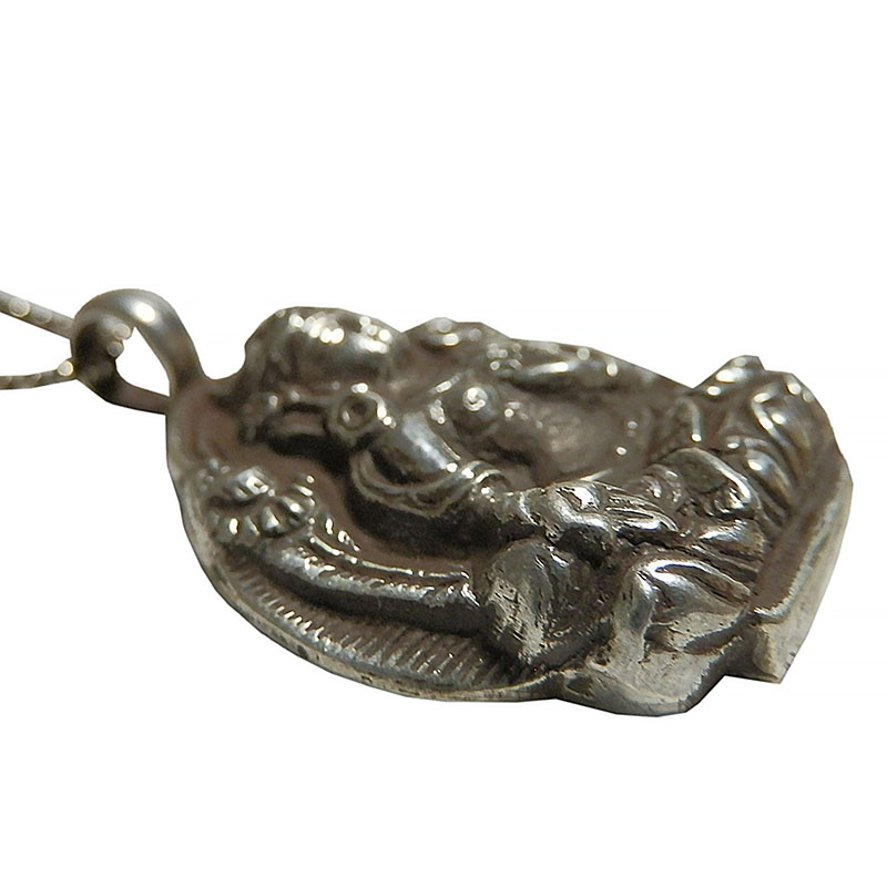 アジアン雑貨 ネパール仏具 シルバーアクセサリー BN-24 ブッタネックレス(グリーンターラー像)