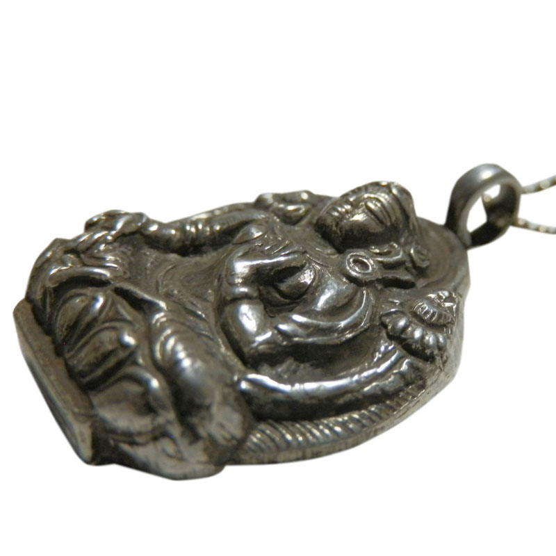 アジアン雑貨 ネパール仏具 シルバーアクセサリー BN-41 ブッタネックレス(グリーンターラー像)