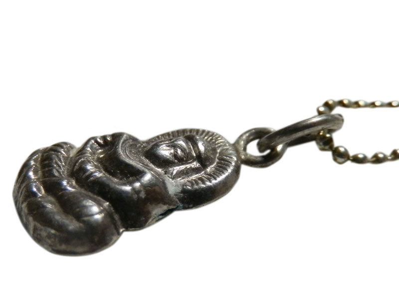 アジアン雑貨 ネパール仏具 シルバーアクセサリー BN-43 ブッタネックレス(釈迦牟尼仏陀尊像)