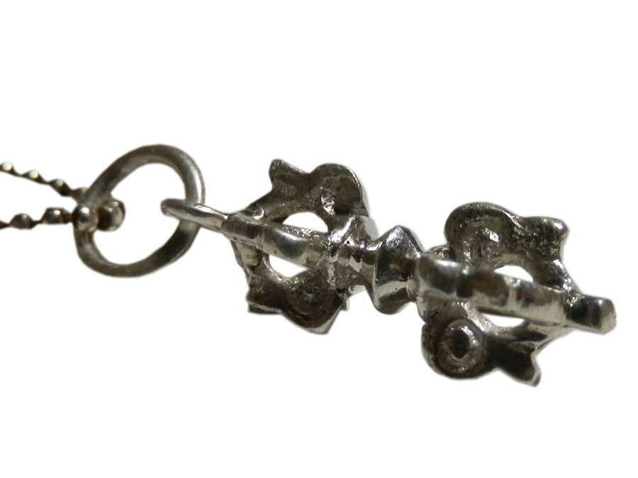 ネパール仏具 シルバーアクセサリー DO-8 お守りネックレス(ドルジェ)