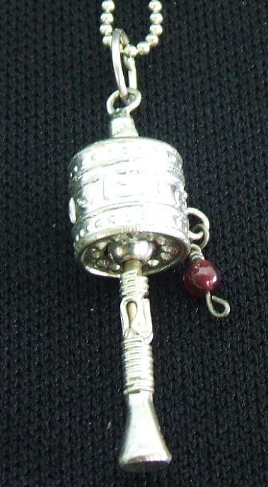 ネパール仏具 シルバーアクセサリー MAN-1S お守りネックレス(マニ車)