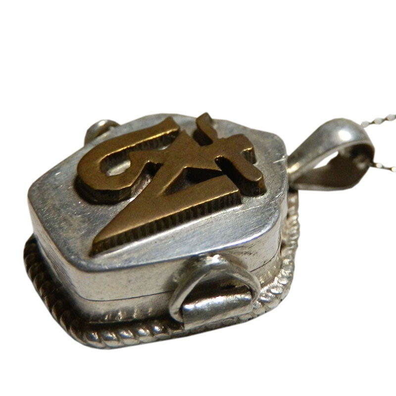 アジアン雑貨 ネパール仏具 シルバーアクセサリー RPR-13 お守りネックレス(ピルケース)