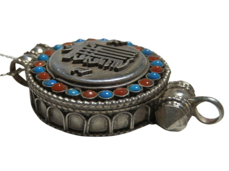 アジアン雑貨 ネパール仏具 シルバーアクセサリー RPR-4 お守りネックレス(ピルケース)