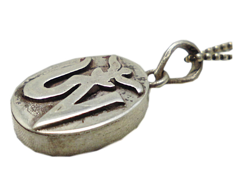 アジアン雑貨 ネパール仏具 シルバーアクセサリー PIR-6 お守りネックレス(オーム・ピルケースネックレス)