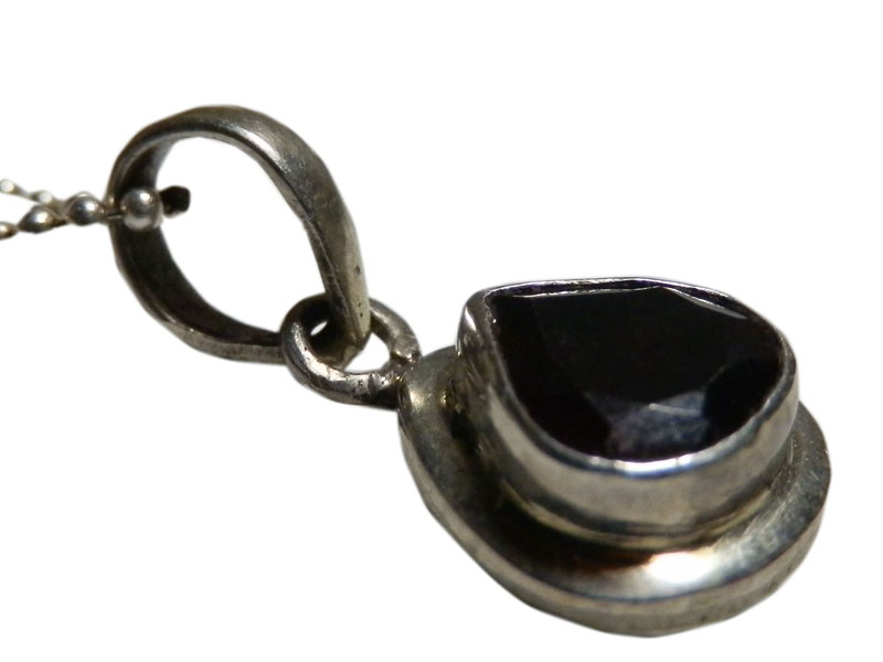 アジアン雑貨 天然石シルバーアクセサリー PUG-6 ガーネット・プチネックレス